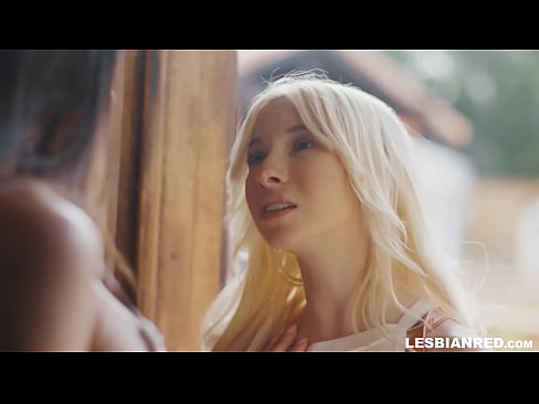❤️ Ragazza torna a casa qualche mese dopo e finisce per mangiare la figa della sua matrigna ️ Slutsal it.hentaisea-com.ru ️❤